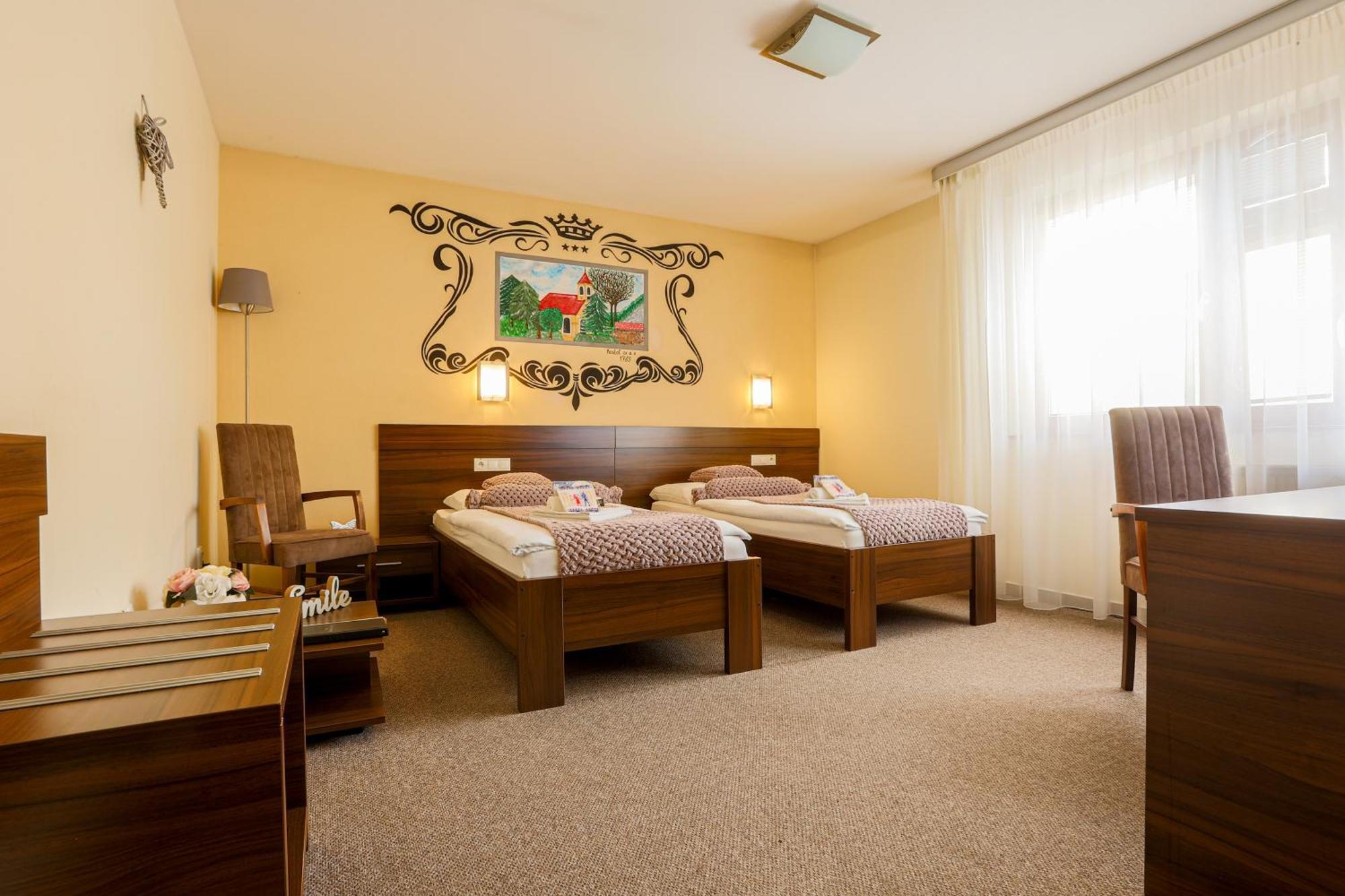 Grand Hotel Senica, Garni Esterno foto