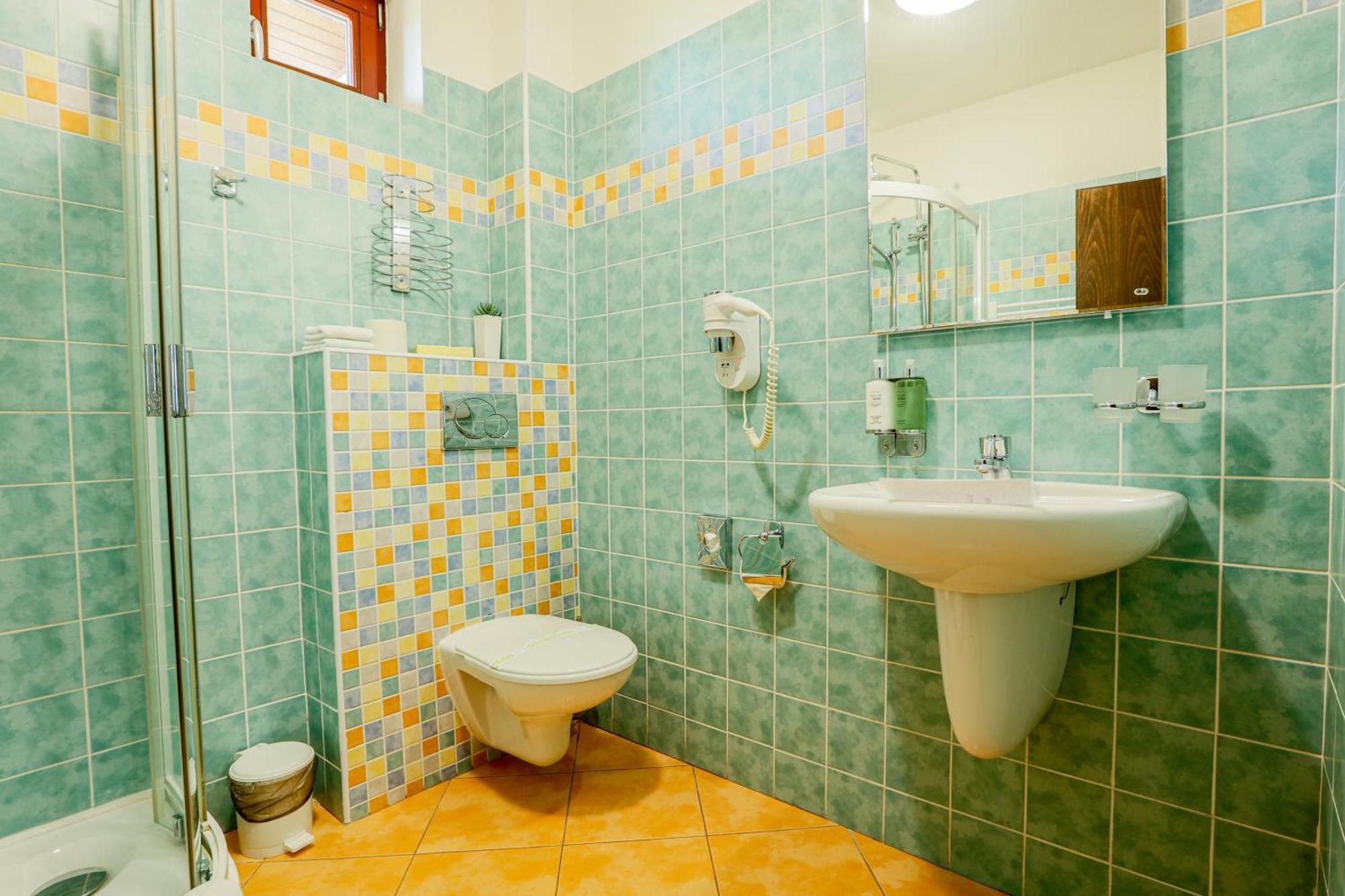 Grand Hotel Senica, Garni Esterno foto